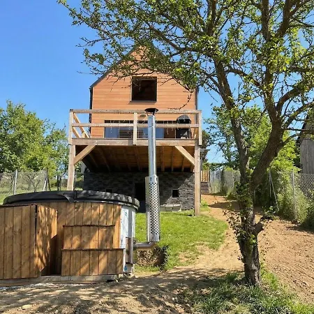Ferienhaus Solar Cinema With Hot Tub In